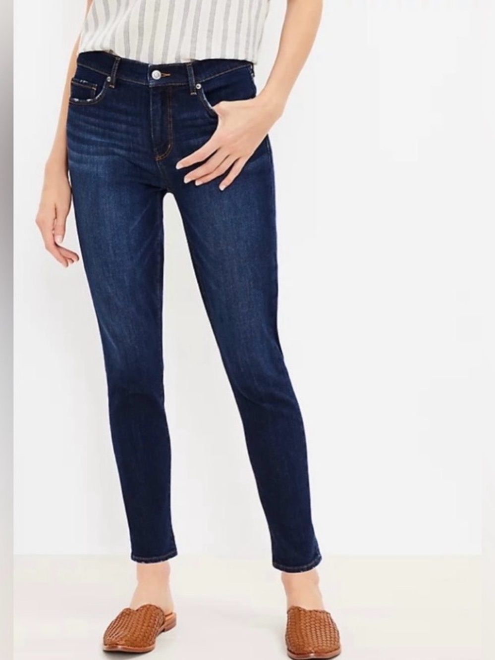Made and Loved Ann Taylor LOFT Modern Skinny Crop. Size 8/29